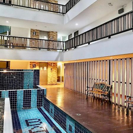 Grannylla Charoenkrung Aparthotel Bangkok Bagian luar foto