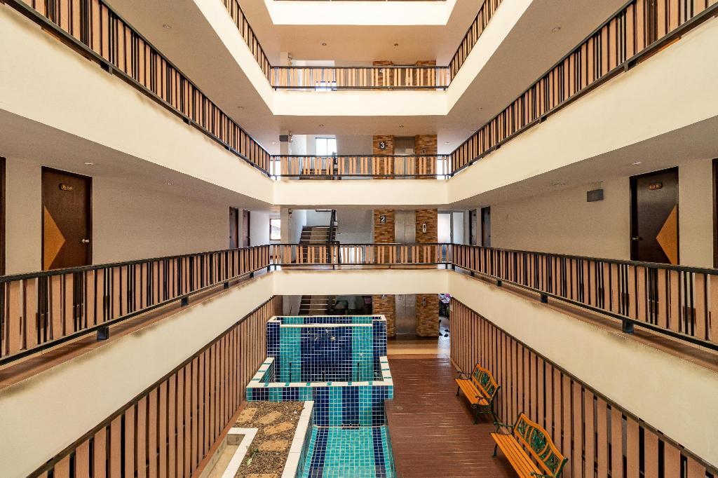 Grannylla Charoenkrung Aparthotel Bangkok Bagian luar foto