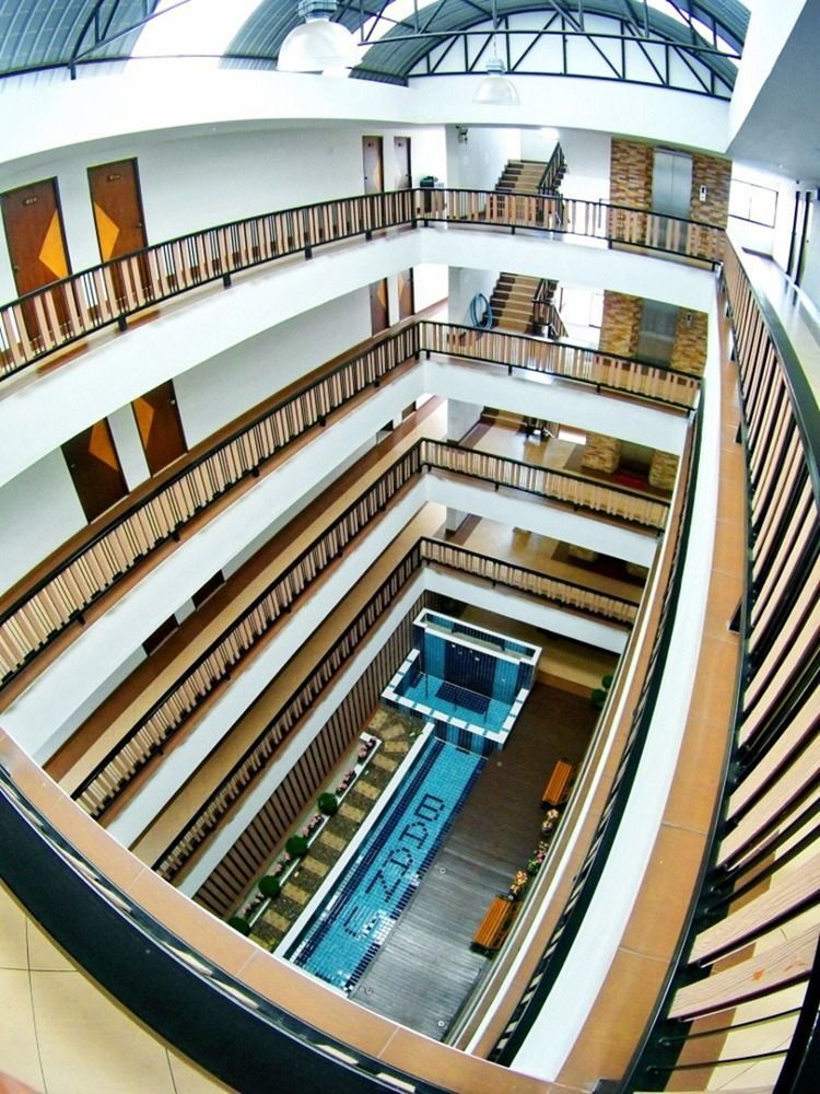 Grannylla Charoenkrung Aparthotel Bangkok Bagian luar foto